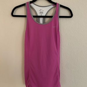 LIKE NEW NIKE WORKOUT TANK